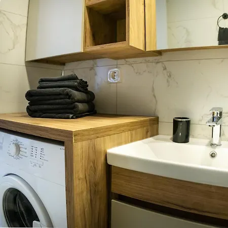 Daire Luxeriose 1br! Netflix & Kuche - 5 Min Vom Strand Kuşadası